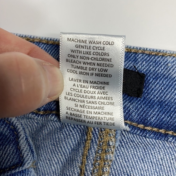 Material Girl Floral Raw Hem Shorts NWT Size 9 - Picture 9 of 9